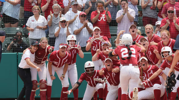 Alabama softball celebrates home run